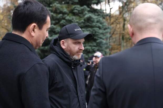 Сергей Бурунов, Гарик Харламов и Ирина Темичева простились с Романом Поповым Сергей Бурунов, Гарик Харламов и Ирина Темичева простились с Романом Поповым