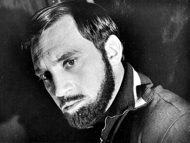 Владимир Высоцкий в фильме *Вертикаль*, 1966 | Фото: echo.msk.ru Владимир Высоцкий в фильме *Вертикаль*, 1966 | Фото: echo.msk.ru