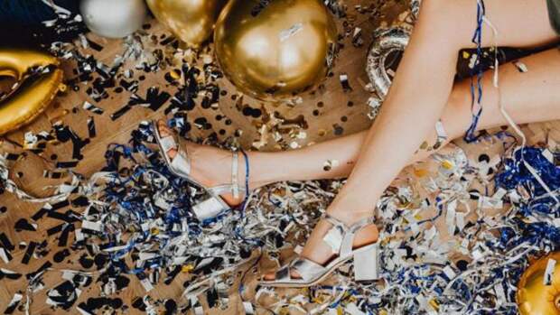 Желтое белье, грабли, чемодан. 14 новогодних ритуалов, чтобы разбогатеть и быть счастливым