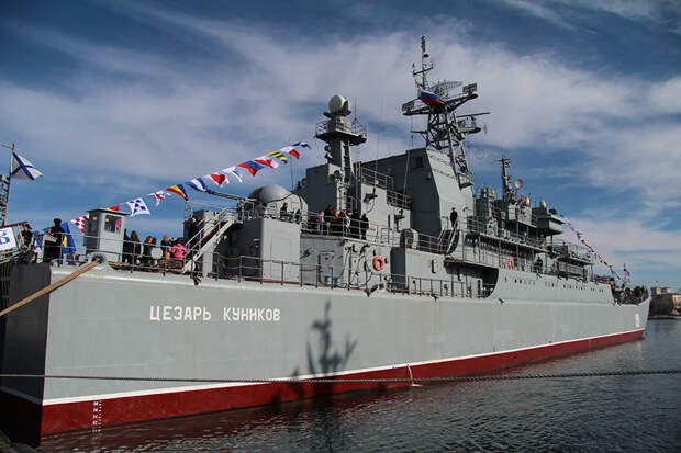 В Черном море российский военный корабль потерпел фиаско