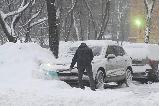 Дептранс Москвы призвал выбирать для поездок метро из-за непогоды 29 января