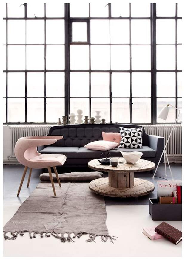 Цвет Rose Quartz / Розовый кварц в интерьере гостиной