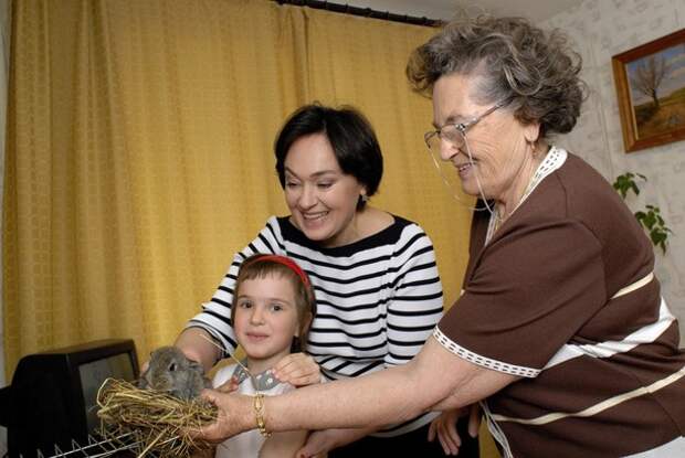 Лариса Гузеева с дочерью и мамой