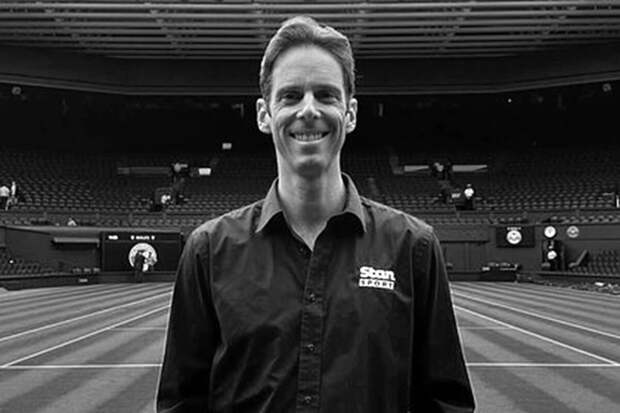 Телеведущий Маккензи-Макхарг не выжил после падения с крыши в Лос-Анджелесе