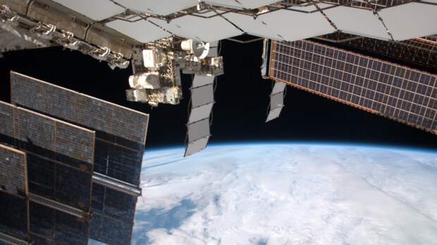 Российские космонавты рассказали о постороннем запахе в модуле МКС
