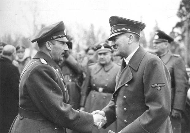 Гитлер и болгарский царь Борис III. 1941 год.