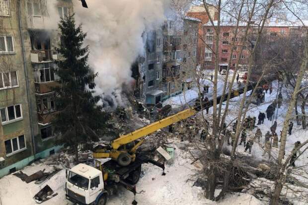 В жилом доме в Новосибирске произошел взрыв. Жители неоднократно жаловались на утечку газа