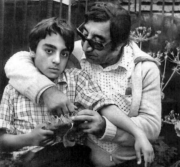 Фрунзик Мкртчян с сыном Ваагом. СССР. 80-е известные, люди, фото