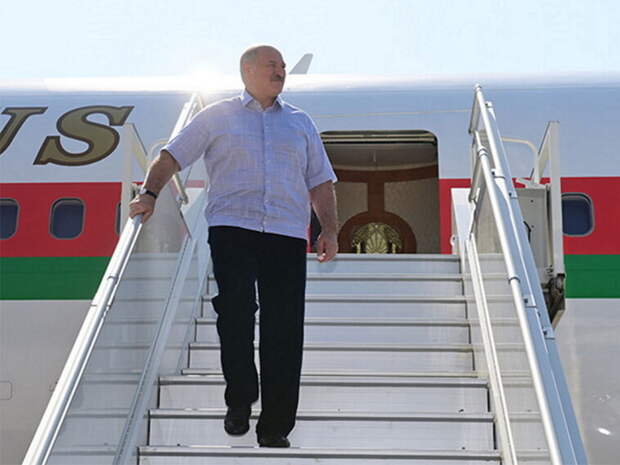 СМИ: Александр Лукашенко приехал с частным визитом в Сочи