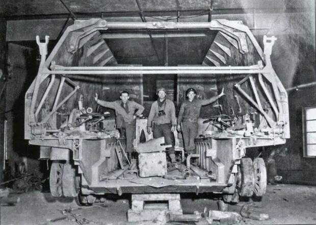 Солдаты в недостроенной немецкой САУ GW Tiger. 1945 год. история, ретро, фото