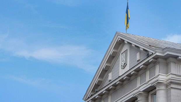 Флаг на здании Службы безопасности Украины в Киеве. Архивное фото Флаг на здании Службы безопасности Украины в Киеве. Архивное фото