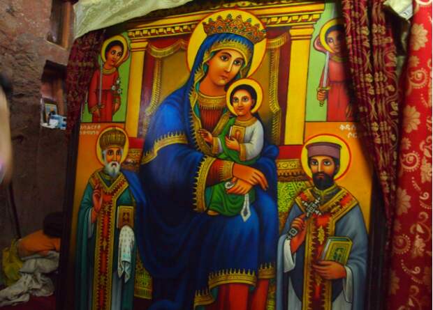 храм Марии отделка золотом в Лалибэле Эфиопия