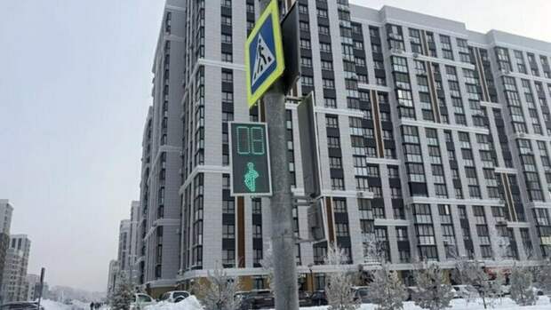 На оживленном перекрестке Барнаула заработал новый светофор