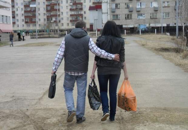 Если смогла поднять — неси. прикол, равноправие, феминизм, юмор