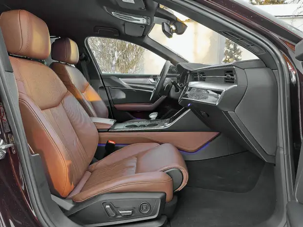 Audi A6 против Mercedes-Benz E-class: что показало сравнение двух седанов