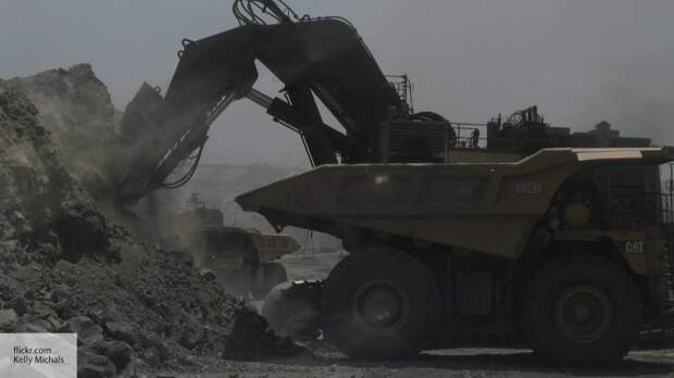 В Западной Украине шахтеры перекрыли движение из-за долгов по зарплате