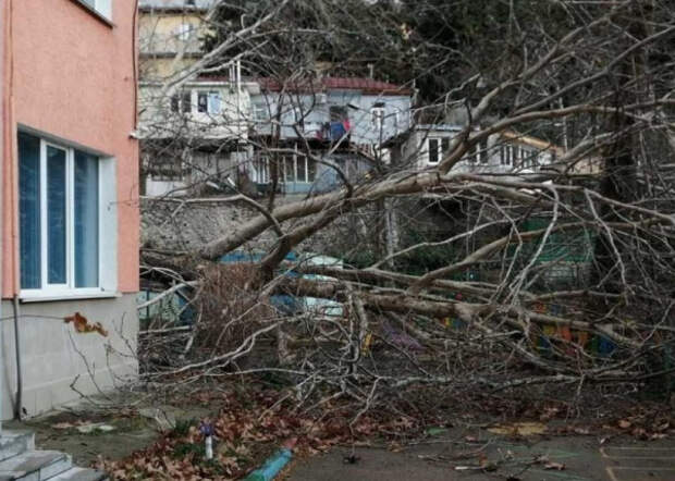 В Крыму объявлено штормовое предупреждение
