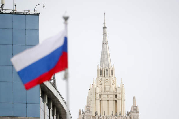 Россия поставила ультиматум Британии и Франции: Зачем послов вызвали в МИД, сказал эксперт