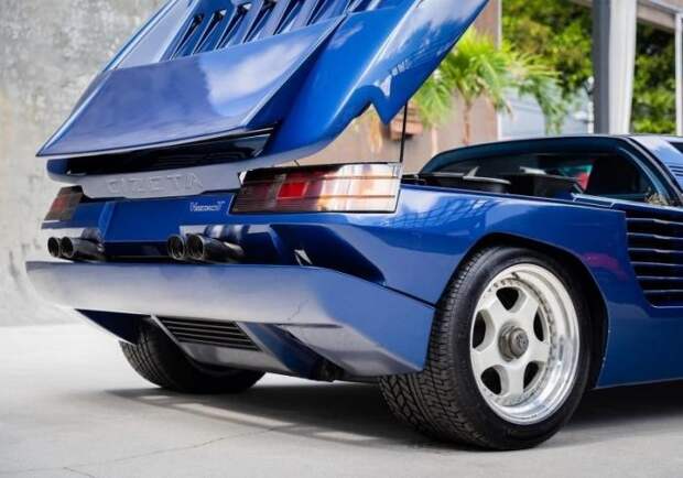 Редкий суперкар Cizeta V16T из коллекции султана Брунея