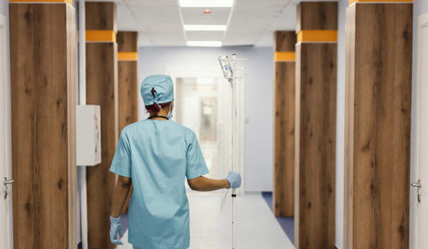 Удаление миомы привело к тяжёлым послеоперационным осложнениям у известной блогерши Эстер Томас