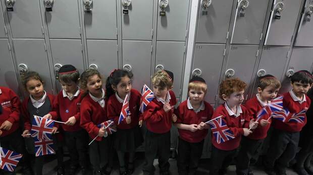 "Россия смеется над нами": британцы ужаснулись новой рекомендации школам