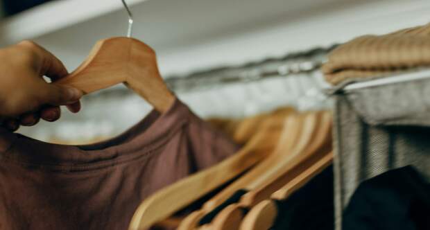 Шкаф трещит по швам? Пять приемов, которые освободят место