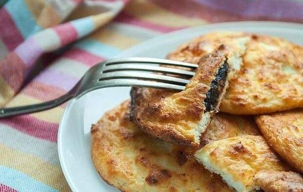 Необычный рецепт: сырники в духовке с черносливом