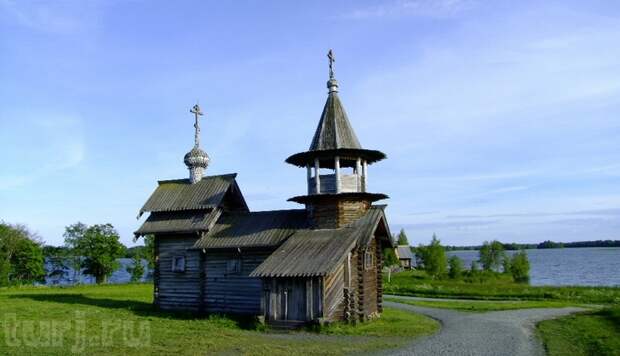 Россия, Погост Кижи, Кижи, Покровская церковь, Преображенская церковь, музей под открытым небом, храмы Карелии, древнерусское деревянное зодчество, достопримечательности России