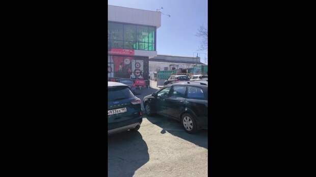 Макеевка, красный рынок, аншлаг, негде припарковаться https://t.me/webmoney_dn/316819Video: Видео от Донецкая группа новостей|Донецк.ДНР