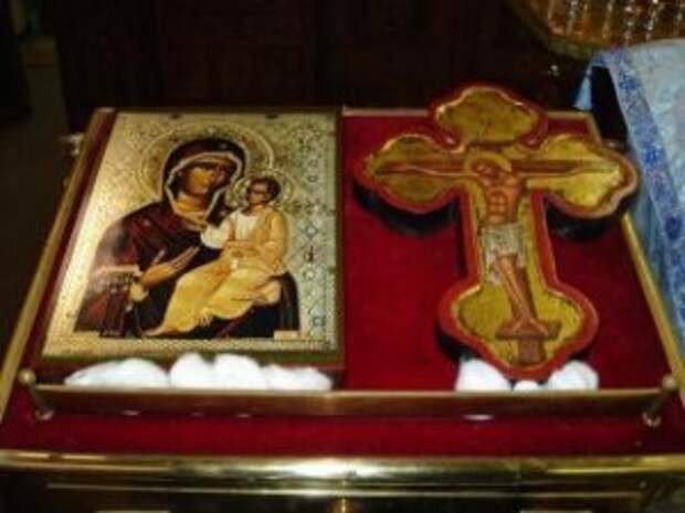 24 ноября – праздник Монреальской Иверской Мироточивой иконы Божией Матери.