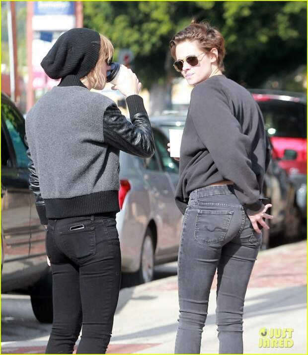 kristen-stewart-spends-sunday-smiling-with-bff-alicia-cargile-18