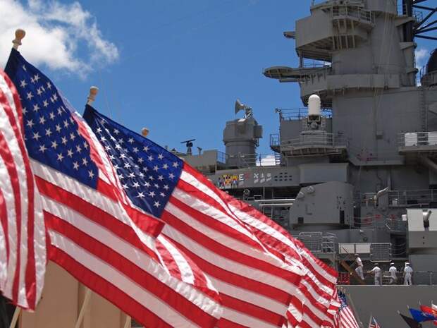 Иран заявил, что нанес удар по эсминцу США в Индийском океане