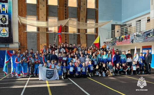 Во Владивостоке прошли детские соревнования по пожарно‑спасательному спорту «Призы Нового года»