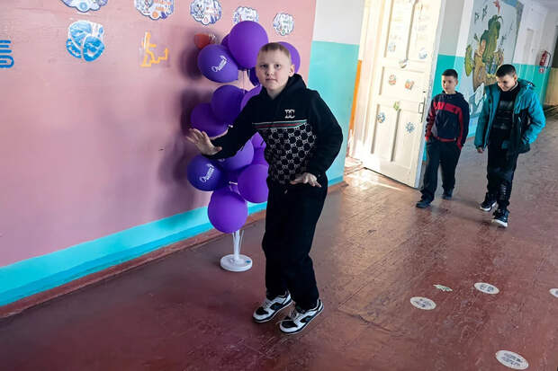 Урок в прицеле снайпера: Спецкор «Комсомолки» побывала в героической школе самого опасного района Донецка