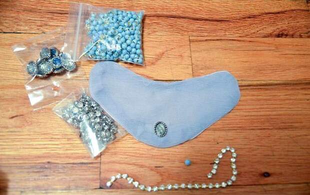 Этим всем можно запастись в магазине рукоделия Накладной воротник в виде колье