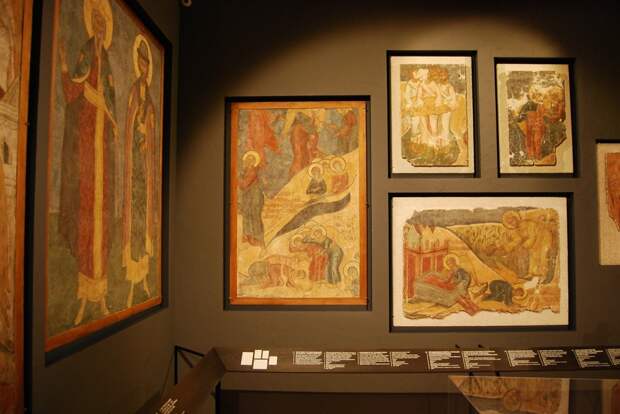 Обломки калязинской Атлантиды: в Москве открылась выставка фресок затопленного монастыря