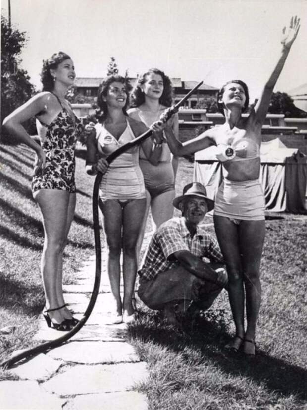 15-летняя Софи Лорен на конкурсе красоты Мисс Италия 1950