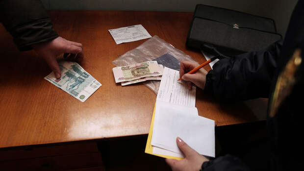 Юрист Боднар: запретить выезд за границу могут при долге от 10 тыс. рублей