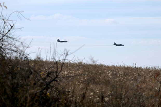 Экипажи Су-25 нанесли удары по технике ВСУ в Курской области