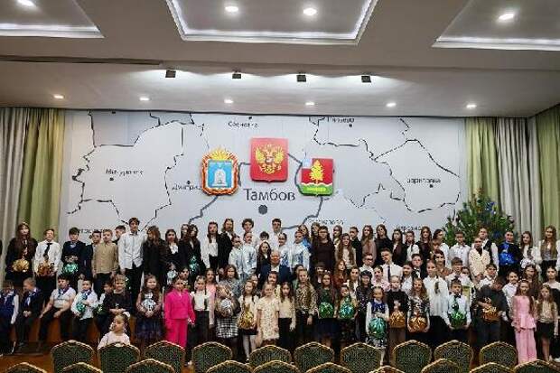 150 юных дарований Котовска получили новогодние награды