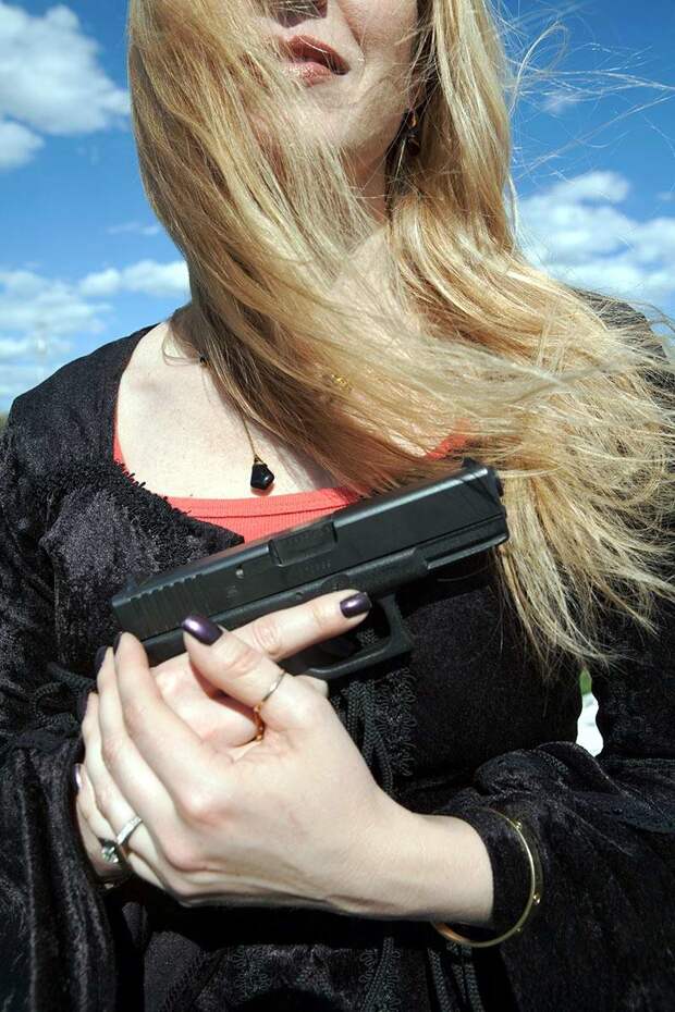 В обнимку с пистолетами: Образ жизни современных техасских дам женщины, оружие, техас