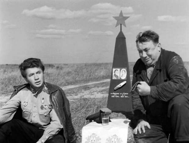 В бой идут одни старики. Кадры из фильма.