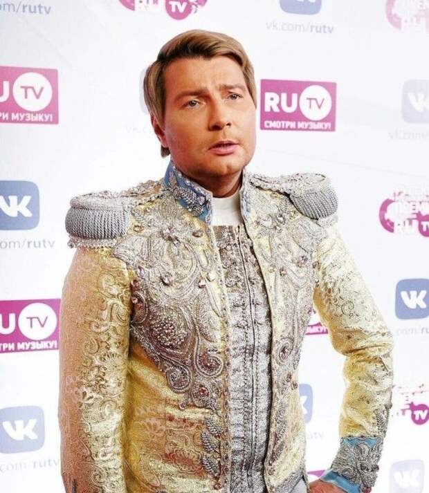 11 В кого Басков на этот раз оделся Премии RUTV звезды знаменитости красная ковровая наряды звезд рутв2018 русский шоубиз
