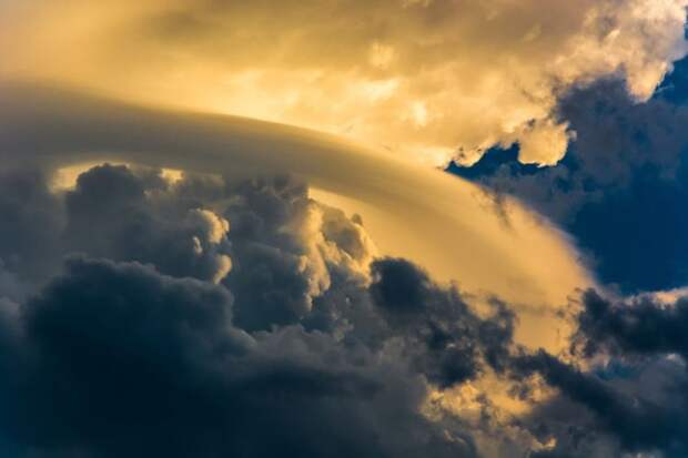 Массированный налет на юг России! Краснодар, Ростов, побережье Азовского моря – взрывы и повреждения от беспилотников