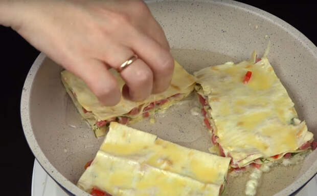 закуска из лаваша с колбасой и сыром