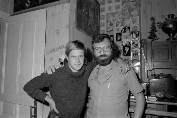 Борис Гребенщиков и Сергей Борисов в студии Борисова, 1986 год звезды, знаменитости, люди, музыканты, певцы, фотограф