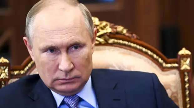 Путин поручил предусмотреть расширение сети авиаперевозок внутри регионов