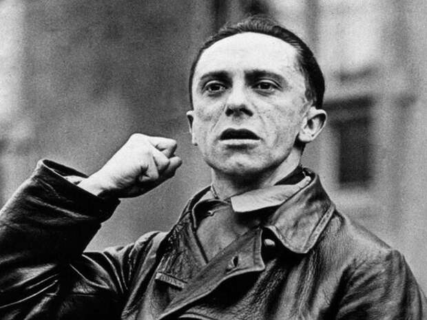 Один из ближайших сподвижников и верных последователей Гитлера. Министр пропаганды Третьего рейха, в его руках были сосредоточены все рычаги управления прессой, радио, кинематографом.