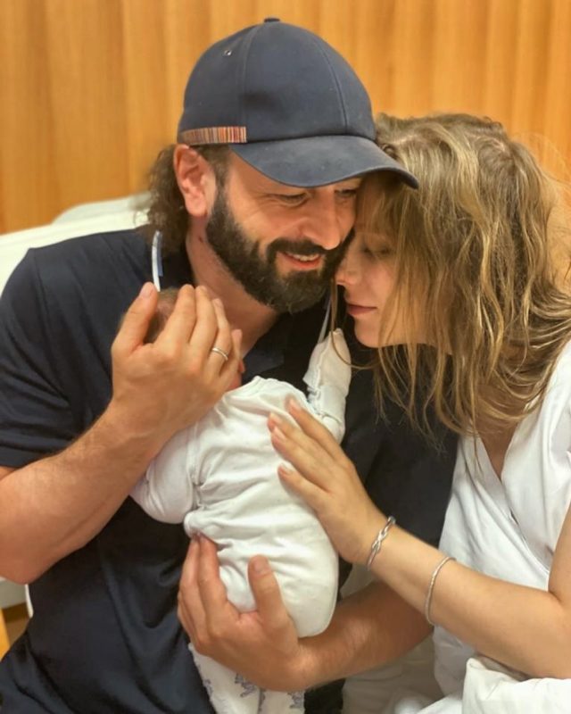 лиза арзамасова родила илья авербух и лиза арзамасова с сыном