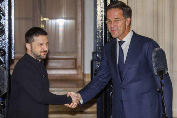 Зеленский: после удара по Харькову сотни тысяч человек остались без света